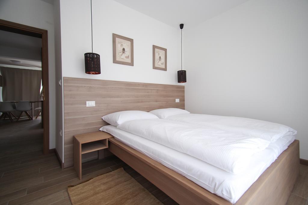 Apartments Villa Rivarella Novigrad Istria Chambre photo