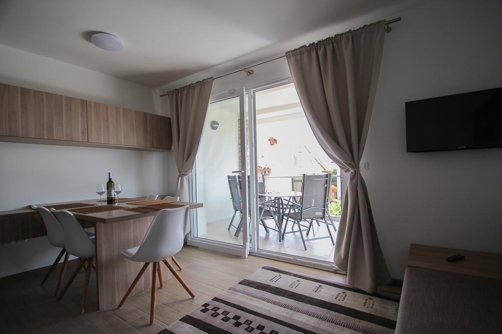 Apartments Villa Rivarella Novigrad Istria Chambre photo