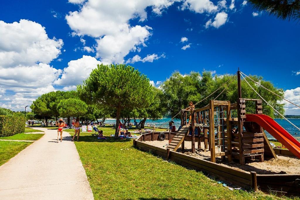 Apartments Villa Rivarella Novigrad Istria Chambre photo